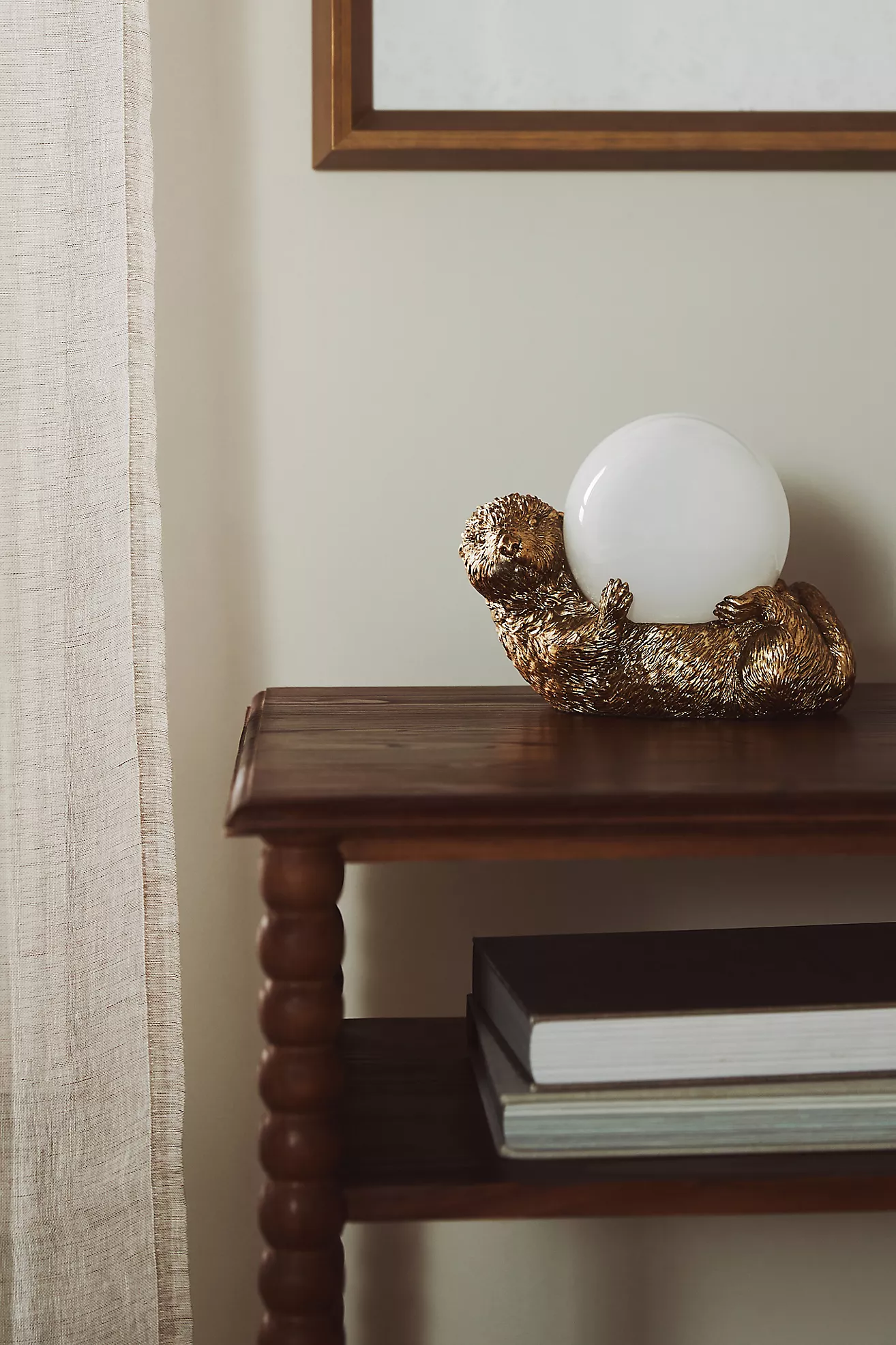 The Icon Table Lamp: Otter Edition